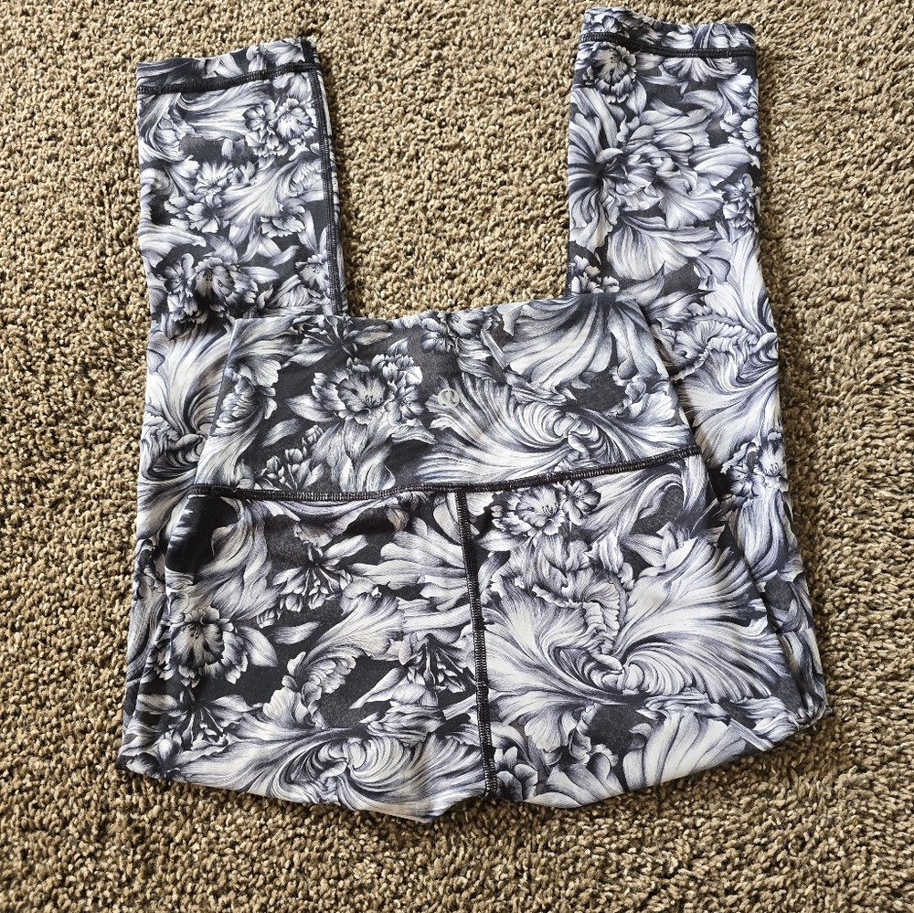 Lululemon wonder under crops - Picture 6 of 8